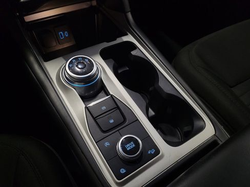 Used 2021 Ford Explorer XLT image 26