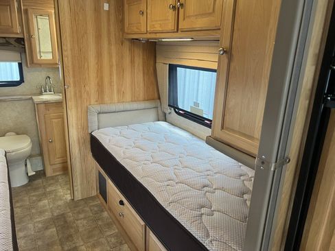 Used 2017 Ford E-450 and Econoline 450 Super Duty w/ Motorhome Prep Package RWD image 88
