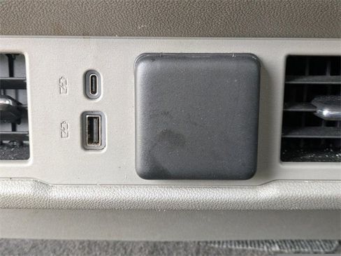 Used 2024 GMC Sierra 1500 SLT image 15