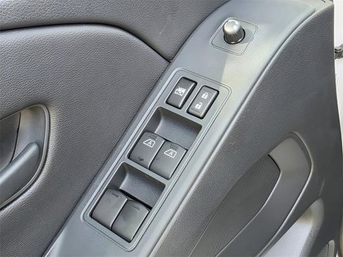 New 2026 Nissan Frontier SV w/ SV Convenience Package image 18