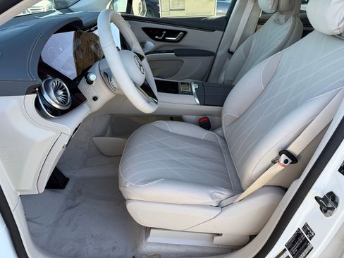 New 2026 Mercedes-Benz EQS 550 4MATIC SUV image 16