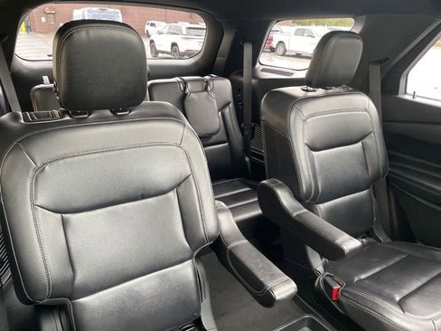 Used 2020 Ford Explorer XLT w/ Equipment Group 202A image 18