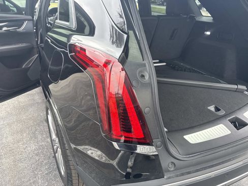 Certified 2025 Cadillac XT5 Premium Luxury image 11