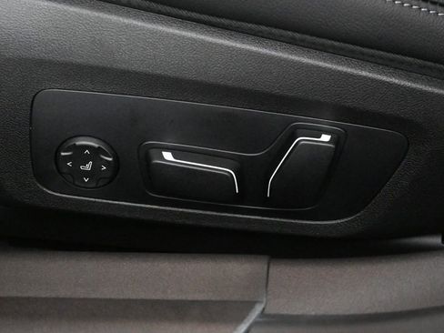 New 2026 BMW 330i xDrive Sedan w/ Convenience Package image 28