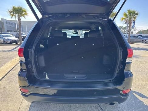 Used 2022 Jeep Grand Cherokee Laredo X image 6