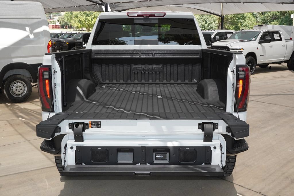 Used 2025 GMC Sierra 2500 AT4X AWD/4WD image 33