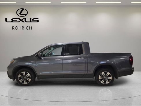Used 2017 Honda Ridgeline RTL-E image 2