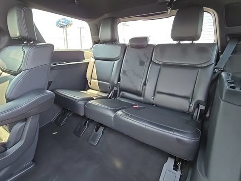 Used 2025 Ford Expedition Platinum w/ Stealth Appearance Package AWD/4WD image 43