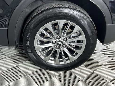 Used 2025 Cadillac XT4 Premium Luxury w/ Cold Weather Package image 18