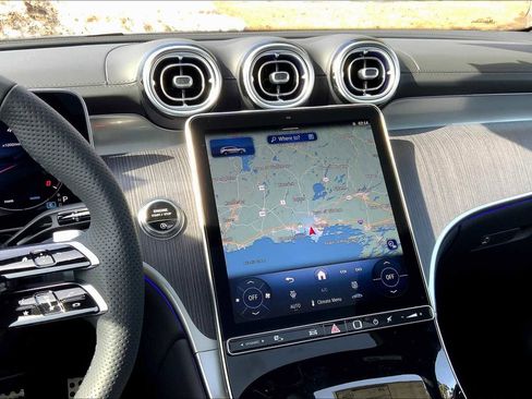 Certified 2025 Mercedes-Benz GLC 300 4MATIC image 6