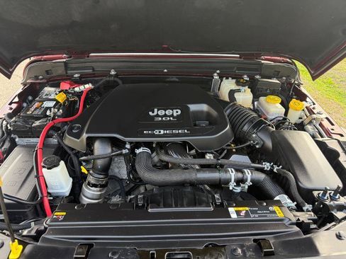 Used 2021 Jeep Wrangler Unlimited Sport image 24