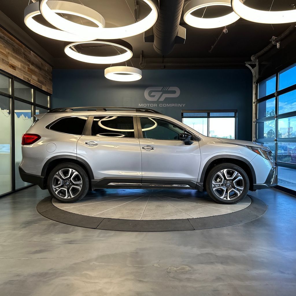 Used 2024 Subaru Ascent Touring AWD/4WD image 2