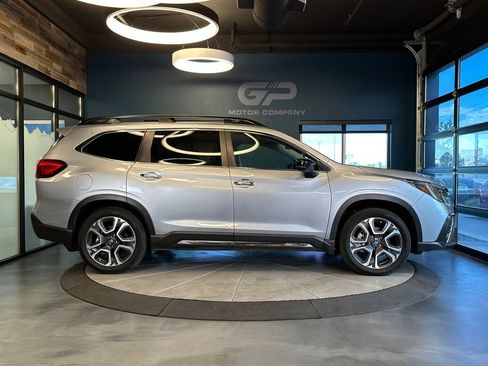 Used 2024 Subaru Ascent Touring AWD/4WD image 2