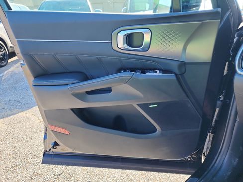 New 2026 Kia Sorento SX image 9