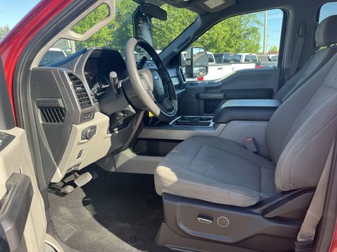 Used 2019 Ford F250 XLT w/ XLT Premium Package AWD/4WD image 19