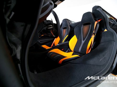 Used 2026 McLaren 750S Spider RWD image 13