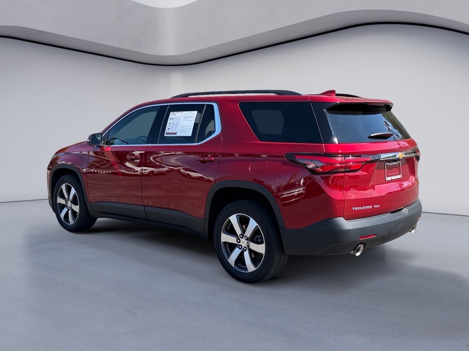 Used 2023 Chevrolet Traverse LT w/ LT Premium Package AWD/4WD image 3