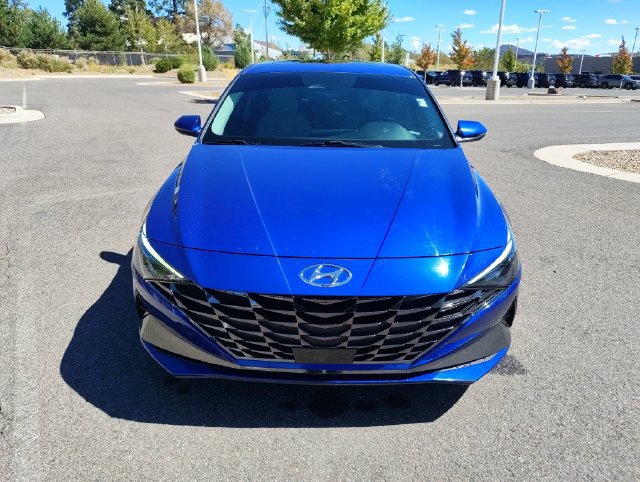 Used 2023 Hyundai Elantra Limited w/ Preferred Accessory Package FWD image 8