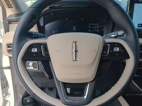 New 2026 Lincoln Corsair Premiere image 13