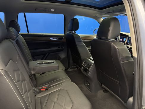 Used 2025 Volkswagen Atlas SE w/ Panoramic Sunroof Package image 26