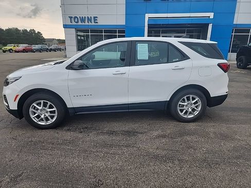 Used 2023 Chevrolet Equinox LS w/ Driver Confidence II Package AWD/4WD image 4