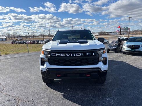 Used 2024 Chevrolet Silverado 1500 Custom Trail Boss w/ LPO, Dark Essentials Package image 8