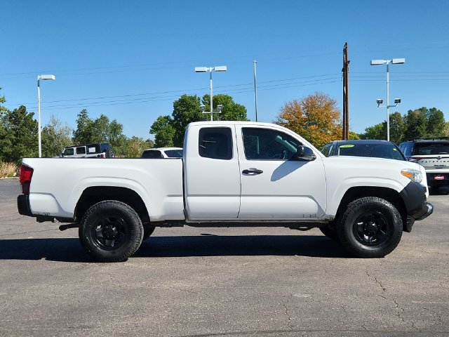 Used 2018 Toyota Tacoma SR RWD image 2