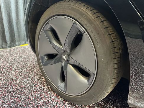 Used 2018 Tesla Model 3 Long Range image 30