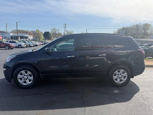 Used 2017 Chevrolet Traverse LS FWD image 4