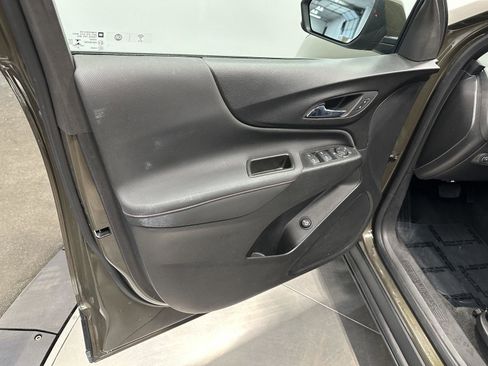 Used 2023 Chevrolet Equinox RS w/ LPO, Cargo Package AWD/4WD image 13
