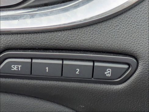 Used 2023 Buick Enclave Avenir AWD/4WD image 27