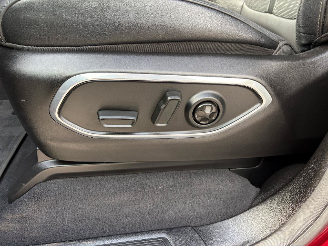 Used 2024 Jeep Wagoneer Series II AWD/4WD image 15
