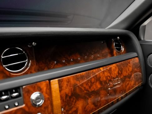 Used 2007 Rolls-Royce Phantom Sedan RWD image 51