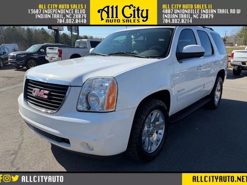 Used 2011 GMC Yukon SLT w/ SLT-2 Equipment Package image 3