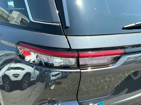 Used 2023 Jeep Grand Cherokee 4WD 4xe w/ Luxury Tech Group II image 8