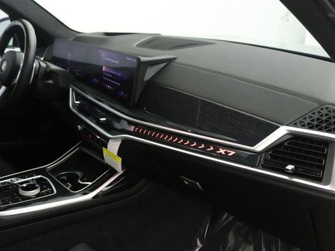 Used 2024 BMW X7 xDrive40i w/ M Sport Package image 25