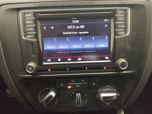 Used 2016 Volkswagen Jetta SE FWD image 25