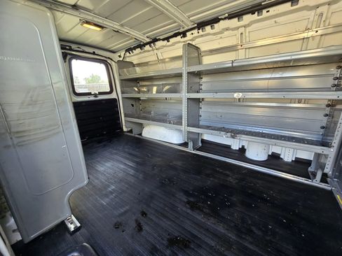 Used 2014 GMC Savana 3500 RWD image 24
