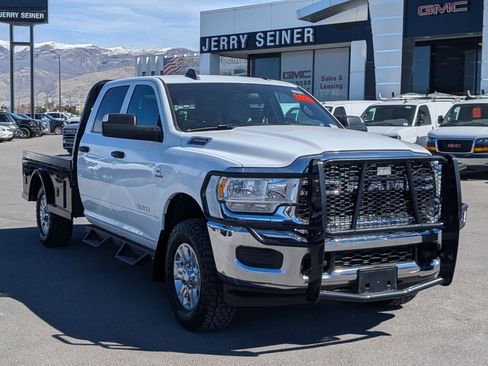 Used 2022 RAM 3500 Tradesman w/ Chrome Appearance Group image 8