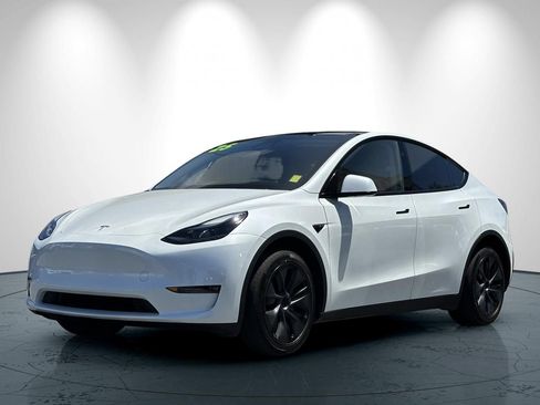 Used 2025 Tesla Model Y Long Range AWD/4WD image 8