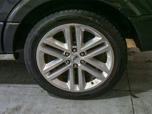 Used 2015 Ford Expedition Platinum image 6