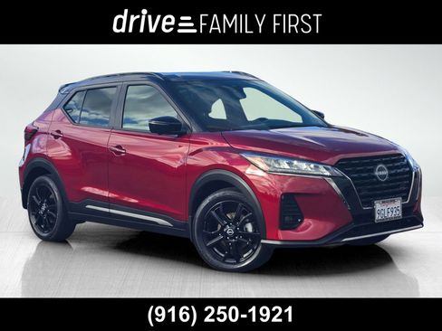 Used 2023 Nissan Kicks SR image 1