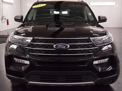 Used 2023 Ford Explorer XLT w/ Equipment Group 202A image 2