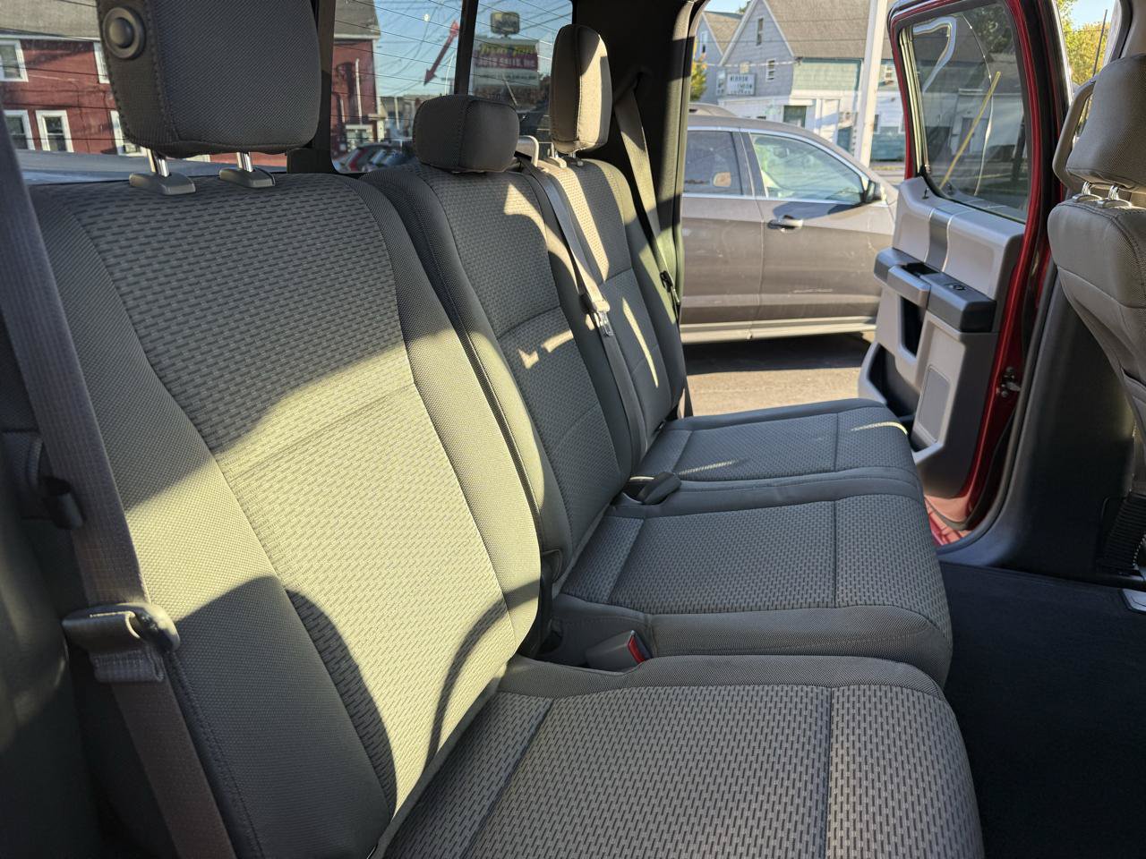 Used 2015 Ford F150 XLT w/ Equipment Group 302A Luxury AWD/4WD image 24