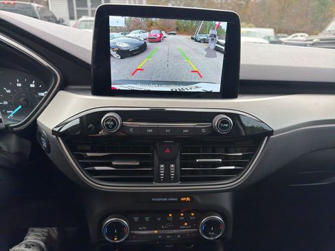 Used 2022 Ford Escape SEL image 12