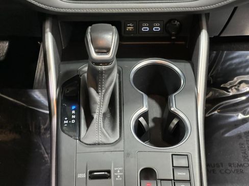 Used 2024 Toyota Highlander LE image 18