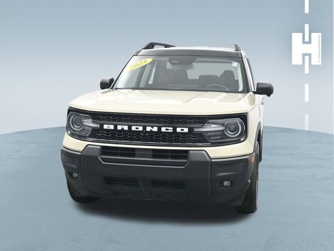 Used 2025 Ford Bronco Sport Outer Banks w/ Outer Banks Tech Package+ image 2