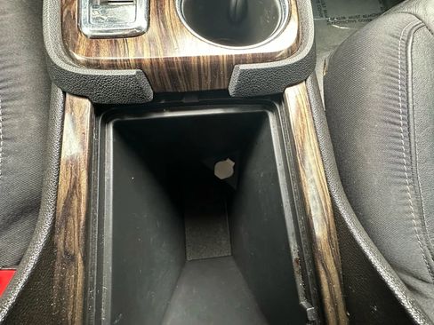 Used 2015 GMC Acadia Denali image 29