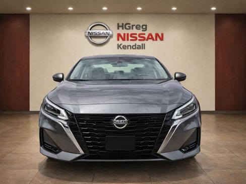 Certified 2024 Nissan Altima 2.5 S FWD image 5