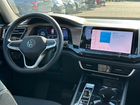 Used 2026 Volkswagen Atlas SE AWD/4WD image 11